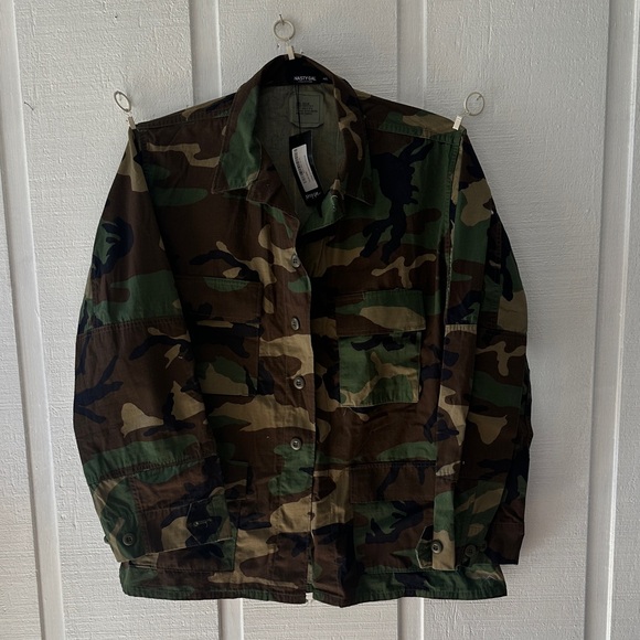 Vintage Woodland Army Shacket - Camouflage Button-Up Jacket